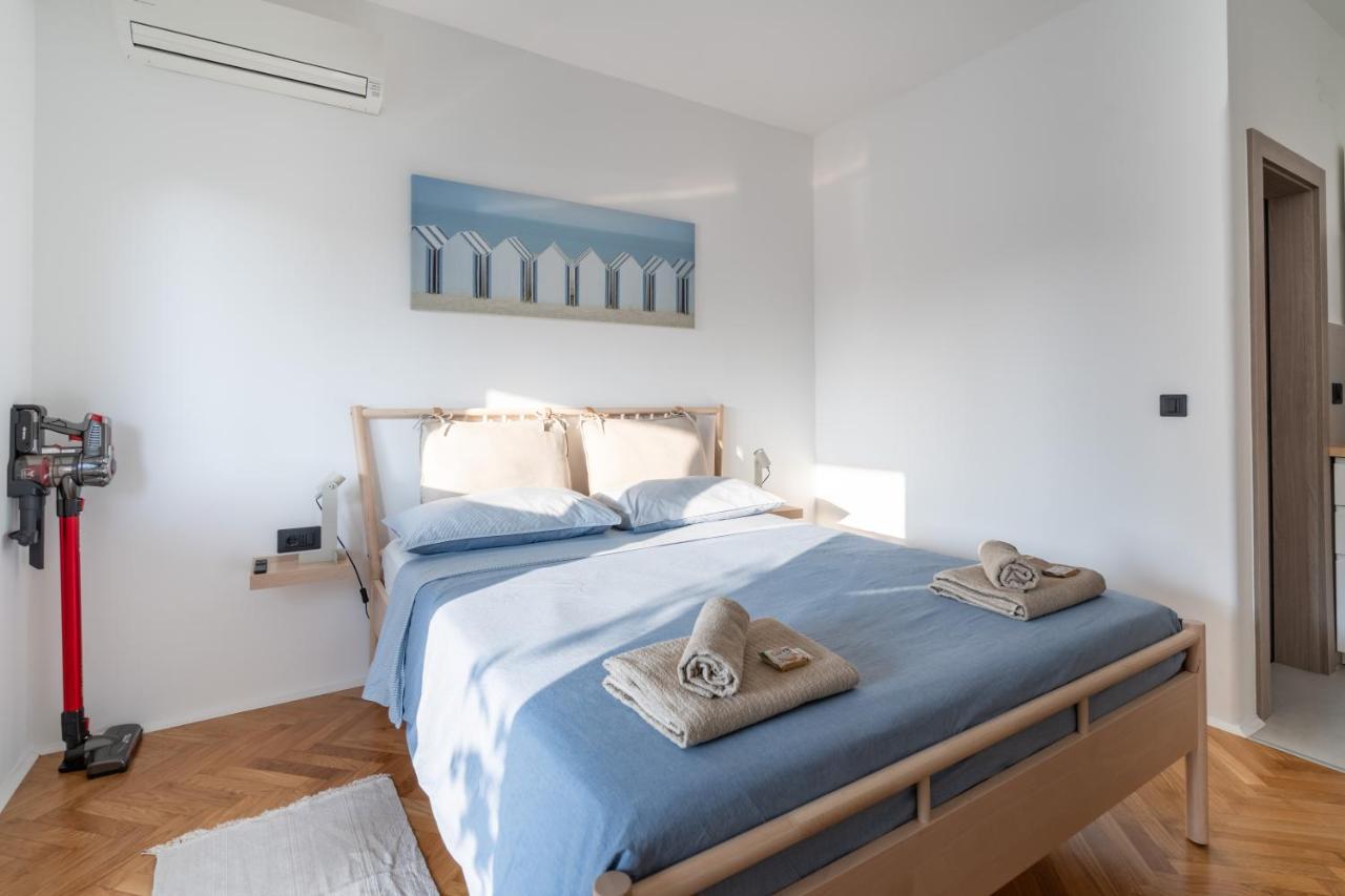New! D31 Studio W2 Bikes, Sunny Terrace & Parking Rovinj Buitenkant foto