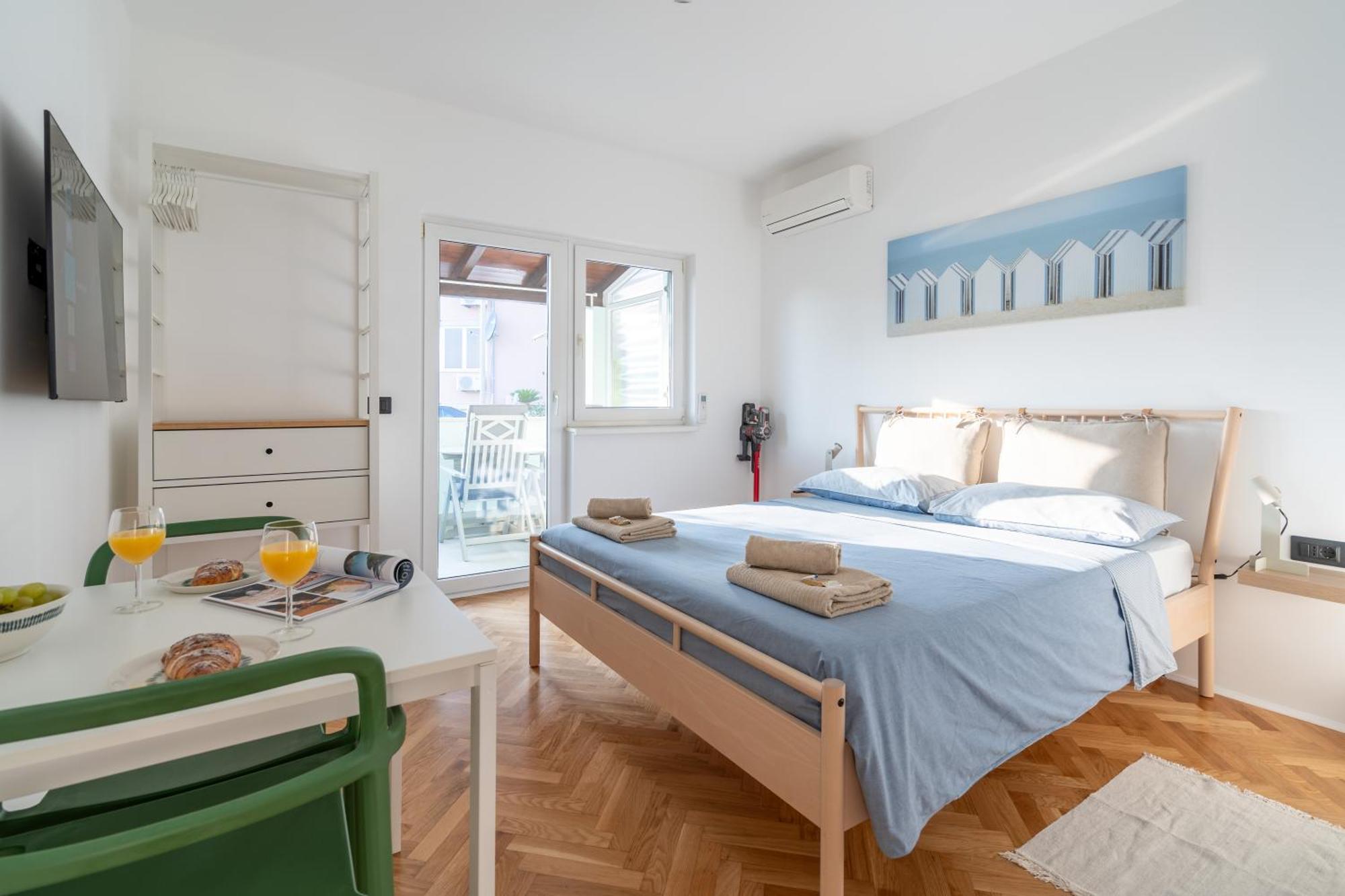 New! D31 Studio W2 Bikes, Sunny Terrace & Parking Rovinj Buitenkant foto