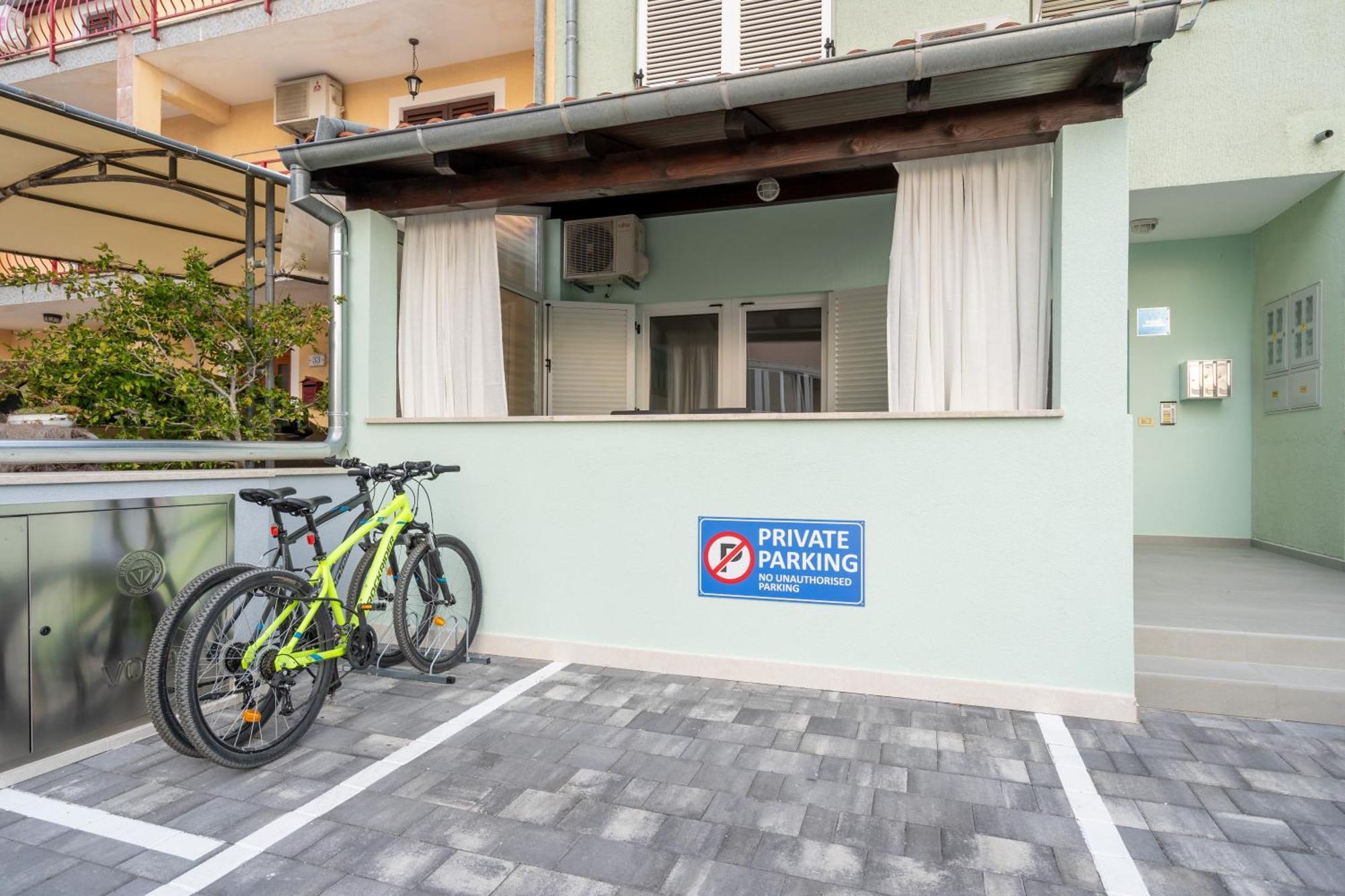 New! D31 Studio W2 Bikes, Sunny Terrace & Parking Rovinj Buitenkant foto